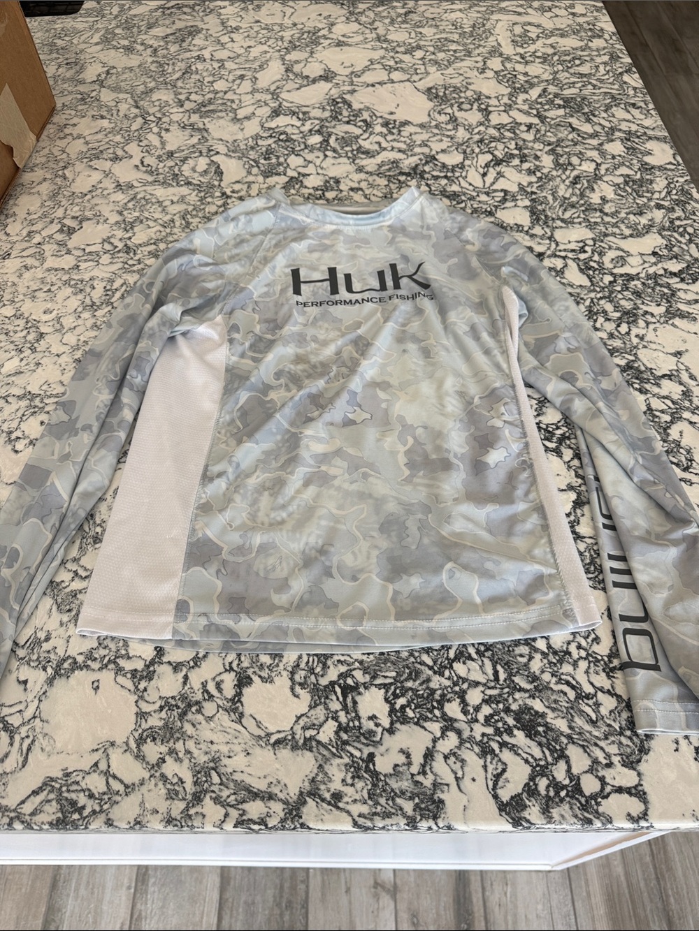 Huk Light Gray Camo Performance Fishing Long Sleeve